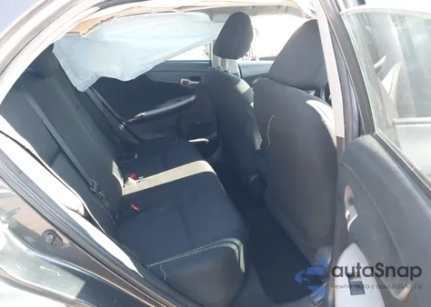 2010 Toyota Corolla S z USA, uszkodzony, nr VIN 2T1BU4EE1AC442852